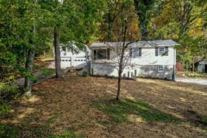 Front View of 106 Holloway Rd, Vonore, TN 37885
