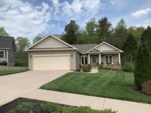 Front view of 412 Cheeyo Pl, Loudon, TN, 37918