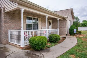 Front House view of 360 Hilltop Dr, Lenoir City, TN 37772