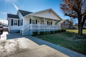 Front View of 1118 Huffland Drive Loudon, TN, 37774
